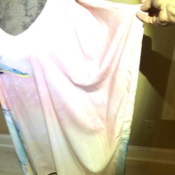 NWOT Leoma Lovegrove Pink With Tropical Bird Short Caftan. Size Medium - Picture 7 of 9